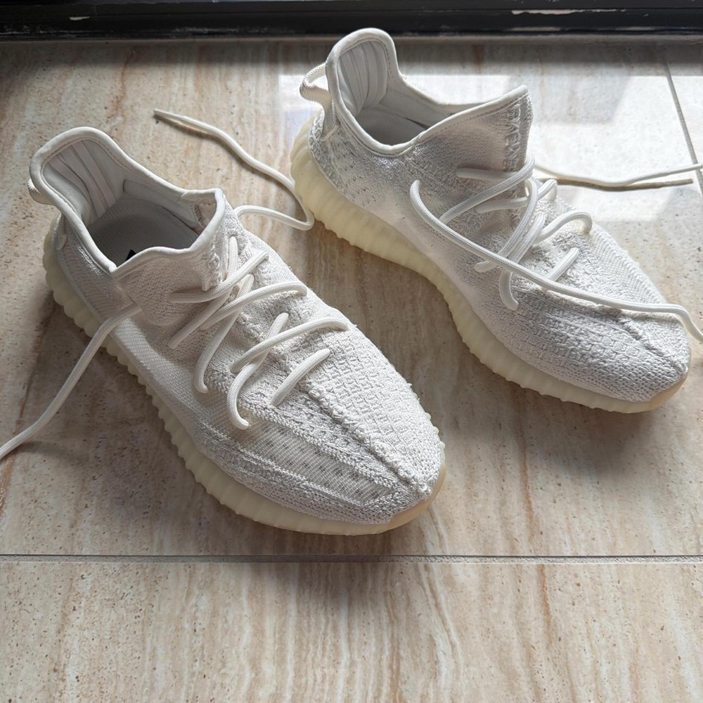 Yeezy 350 V2 Sneakers